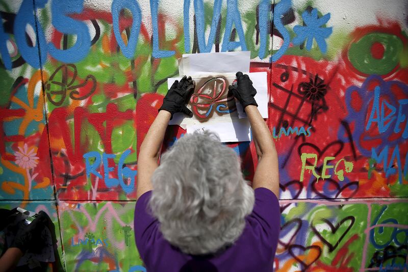 galleries/2015/05/17/grafitti-airstrikes-and-earthquakes-the-week-in-photos/150515-WIP-08_oqnt9e
