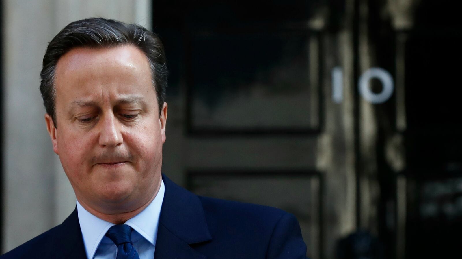 cheats/2016/06/24/moody-s-changes-outlook-to-negative/160624-moodys-outlook-cheat_uxilan