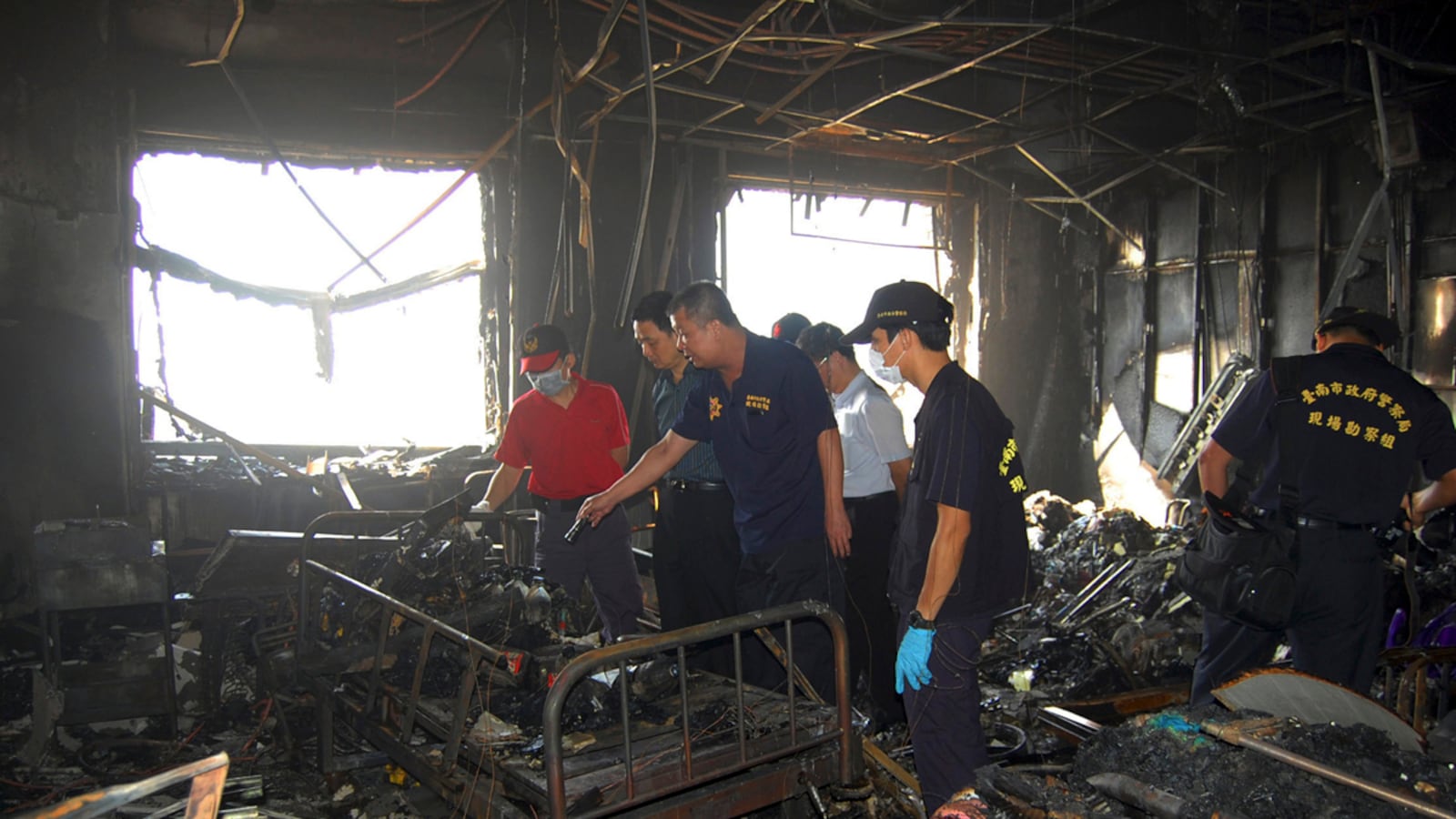 cheats/2012/10/23/12-killed-in-taiwanese-hospital-fire/taiwan-fire-hospital-cheat_oy5jod