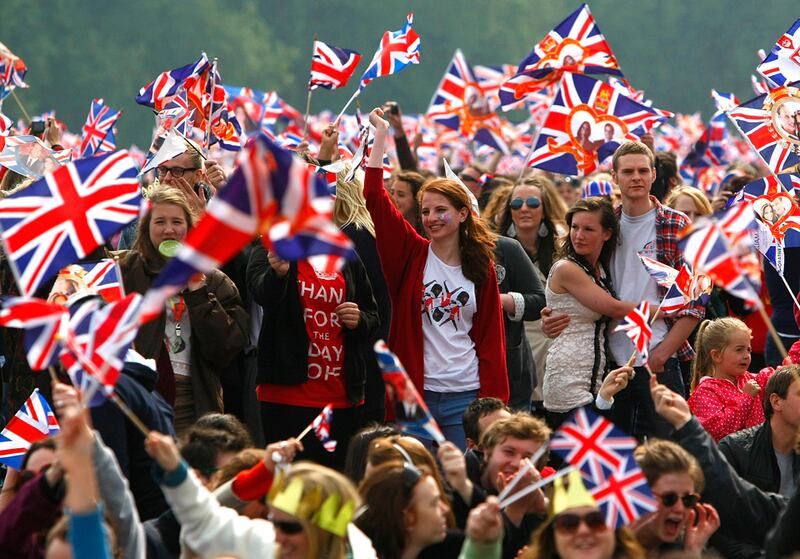 galleries/2011/04/29/royal-wedding-day/royal-wedding-day---crowds_qzwzxt