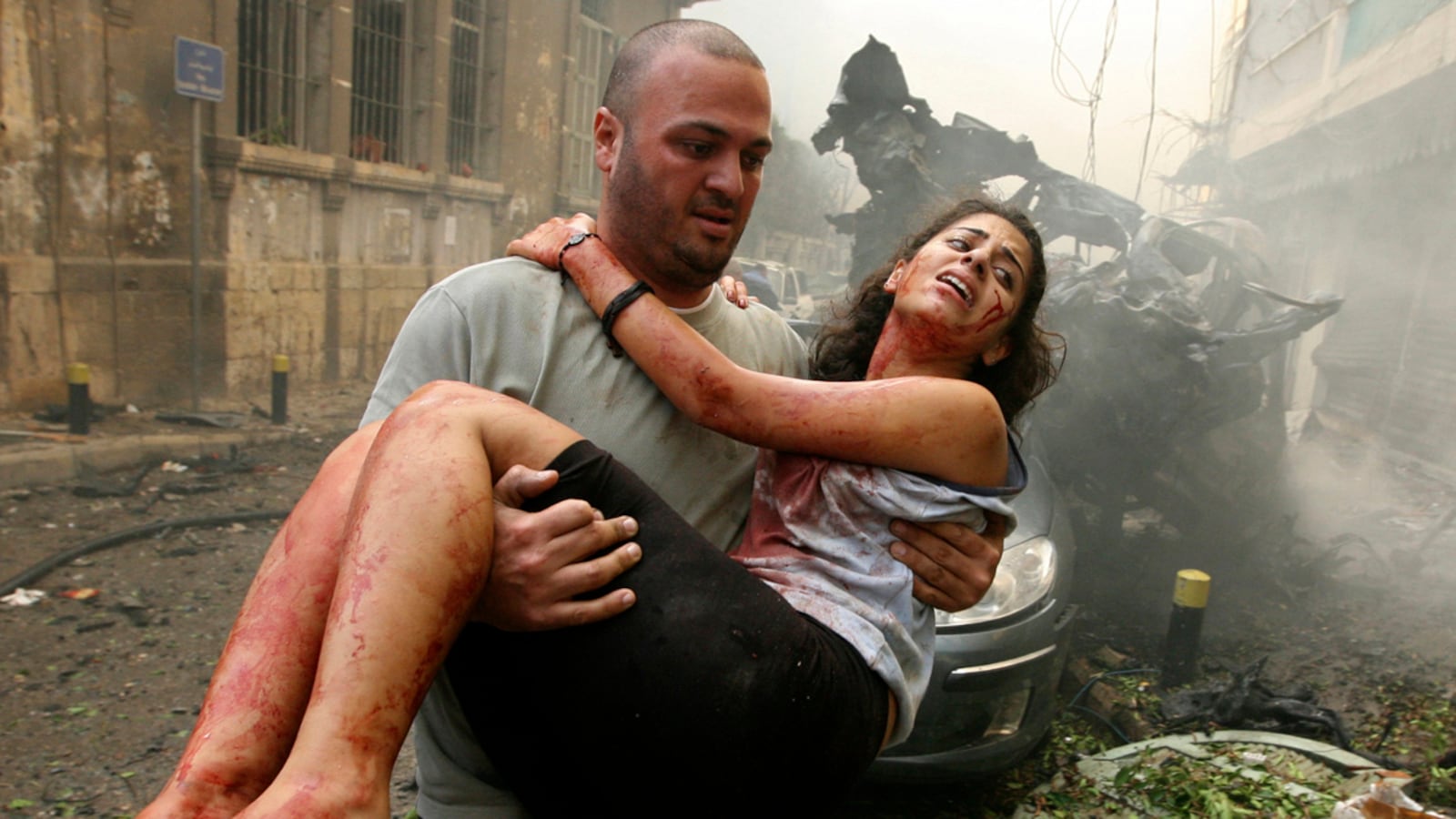 cheats/2012/10/19/massive-bomb-explodes-in-beirut/lebanon-blast-ashrafieh-cheat_dkzjt6