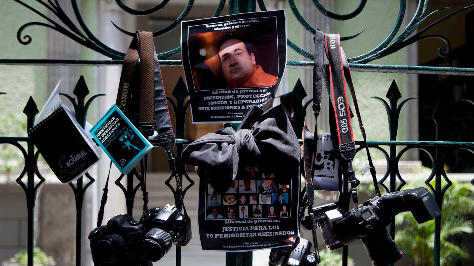 articles/2013/05/30/fear-and-loathing-in-mexico/130529-Kabludovsky-Reporter-Mexico-tease_mxwymw