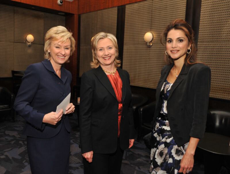 articles/2010/03/13/women-in-the-world-summit-galleries/day-1-gallery-launch_87869_t4ongc