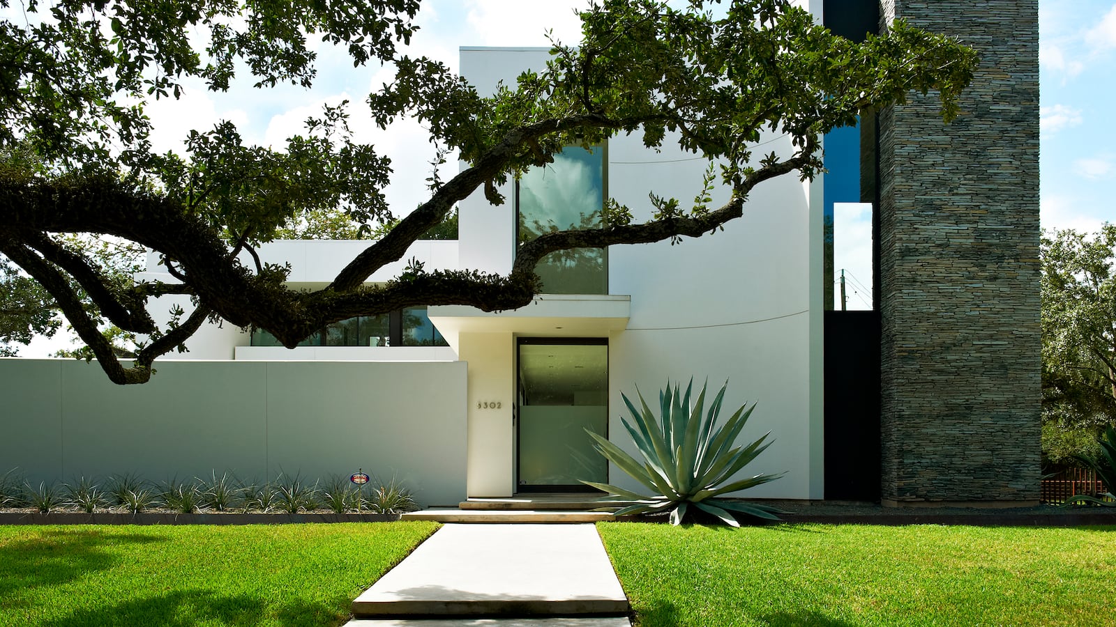 galleries/2013/04/12/omg-i-want-this-house-houston-photos/omg-house-houston-1_yeojrc