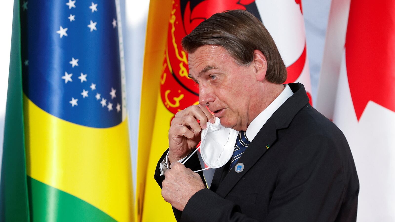 2021-10-31T232454Z_1206307046_RC2BLQ9U57LD_RTRMADP_3_G20-SUMMIT-BOLSONARO_upmvmd