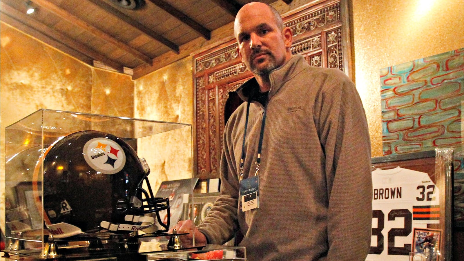 cheats/2016/03/24/lead-plaintiff-in-nfl-cte-lawsuit-dies/160324-kevin-turner-cheat_t1eyrk