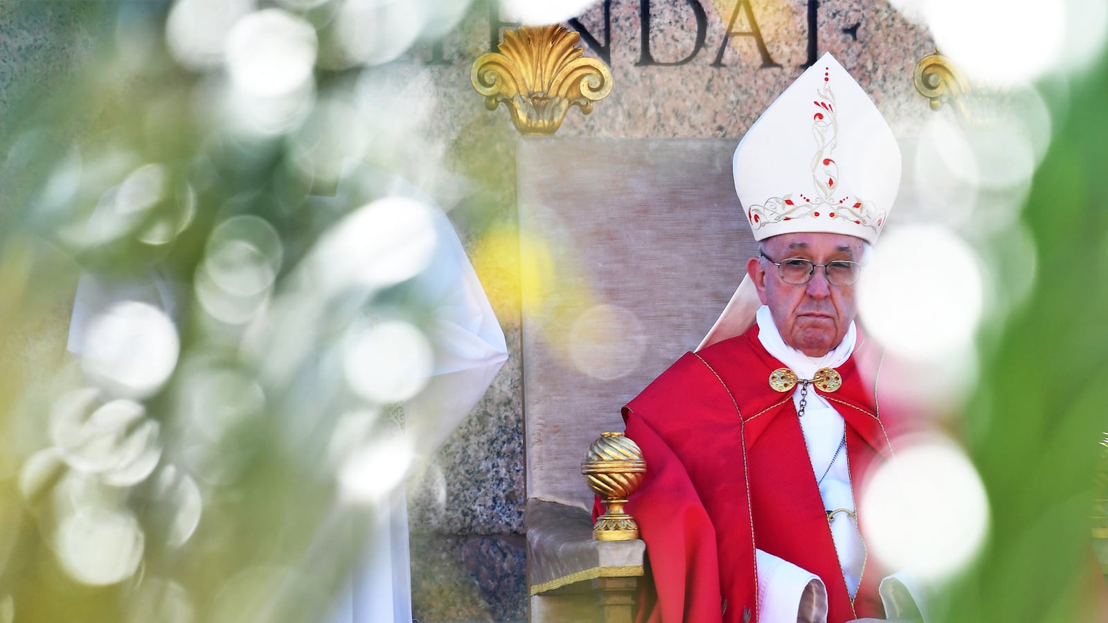 galleries/2017/04/12/christians-celebrate-holy-week-around-the-world/171104-holy-week-tease_ibtddm