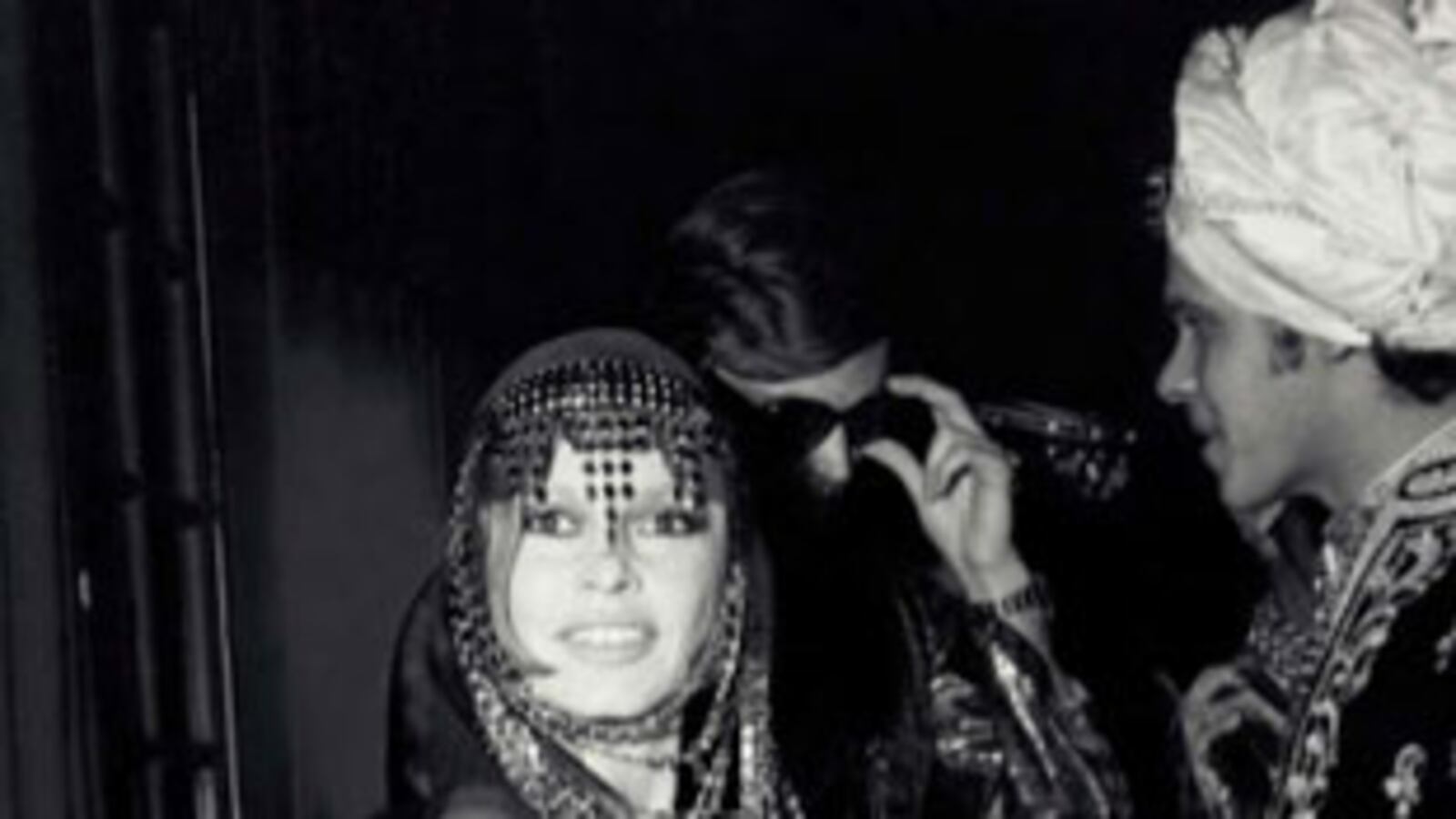 galleries/2010/06/07/vintage-party-pictures/vintage-party-pictures---1_zvmpqp