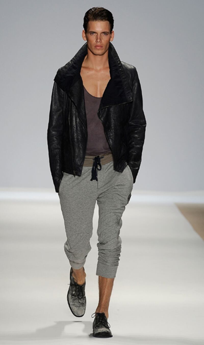 galleries/2011/06/02/man-cleavage/man-cleavage-male-model_prwkhz