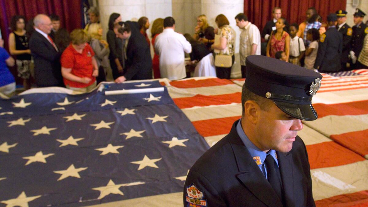 cheats/2011/07/27/attorney-general-to-meet-9-11-families/sept-11-families-hacking-cs_fzbhpg