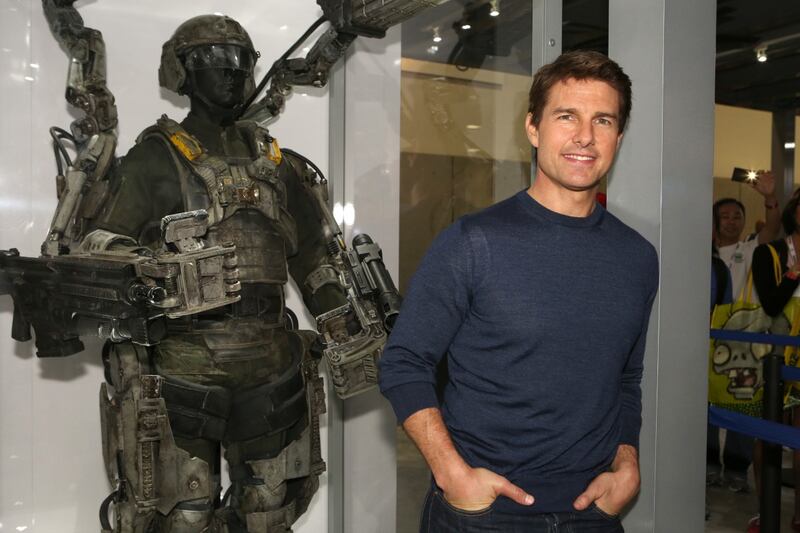 articles/2013/11/08/tom-cruise-compares-acting-to-war-alanis-morrisette-heading-to-broadway/tom_cruise_afghanistan_tease_ycfmkw