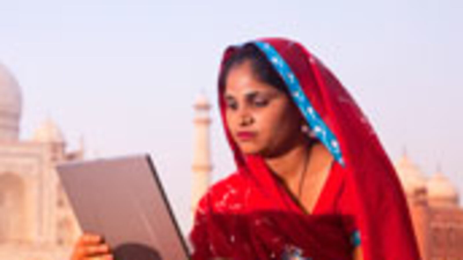 articles/2010/03/16/facebook-friends-india/varadarajan-india-facebook_88593_vkeop3