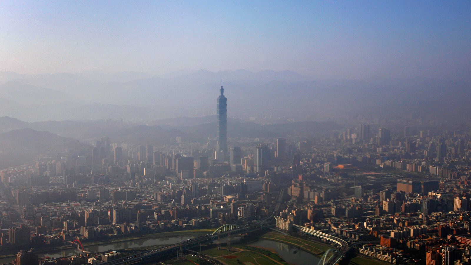 2009-02-09T120000Z_190528786_GF2E5290PGP01_RTRMADP_3_TAIWAN-EXPORTS_rat79s