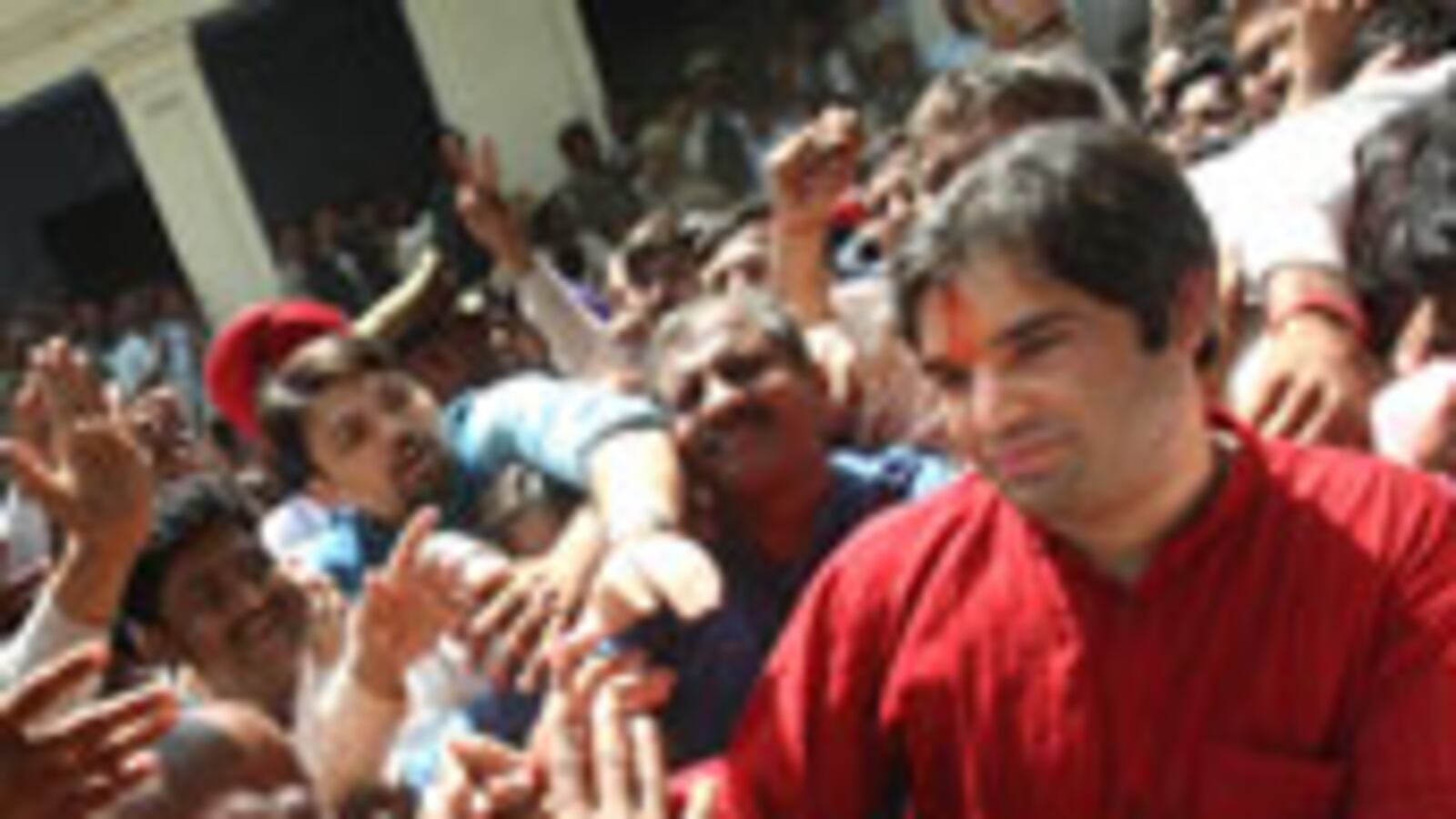 articles/2009/04/23/the-unstoppable-gandhis/adiga-gandhis_23605_uxfqmc
