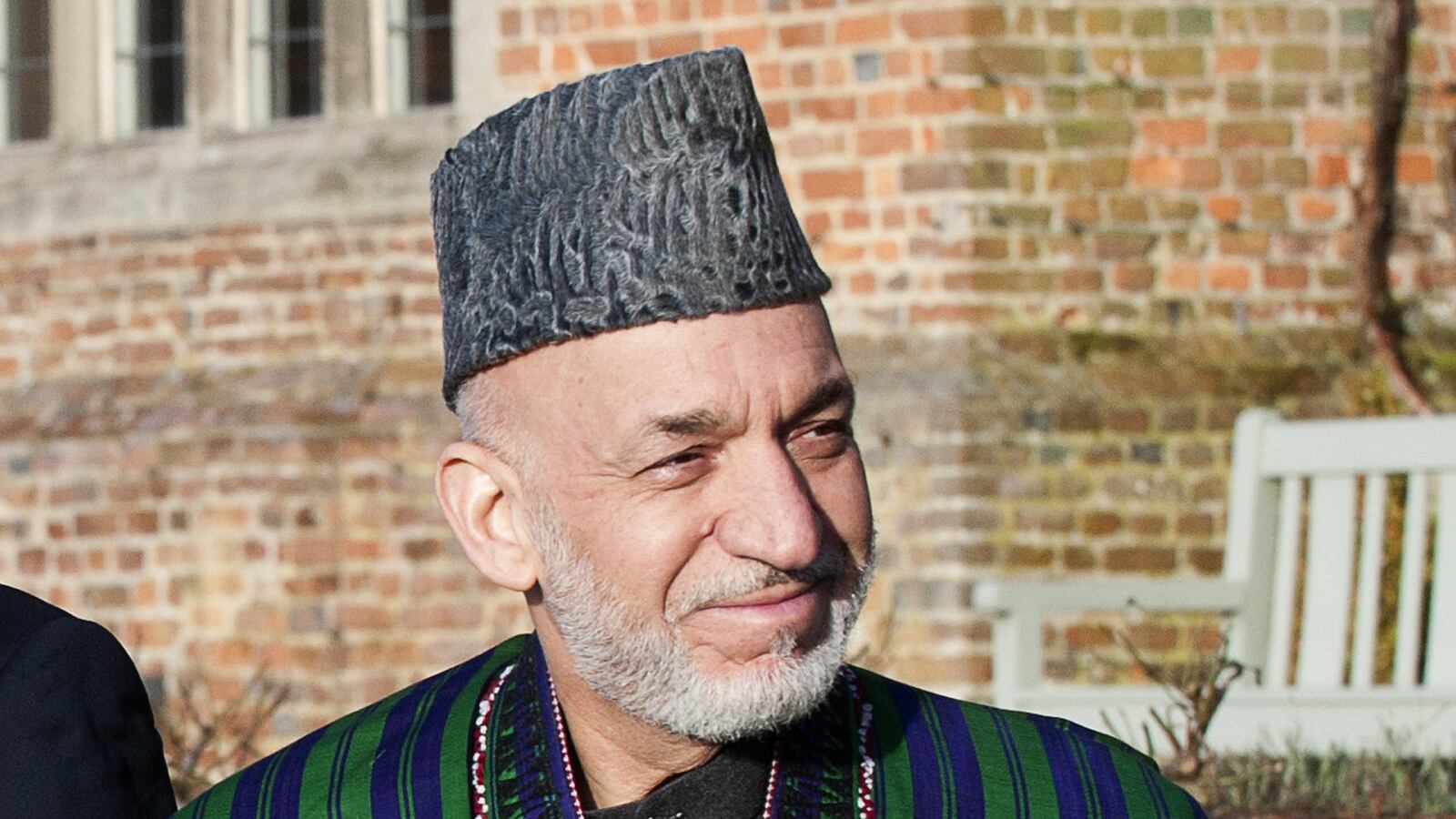 cheats/2013/04/29/cia-gives-karzai-bags-of-cash/130429-karzai-cheat_zo4tjo