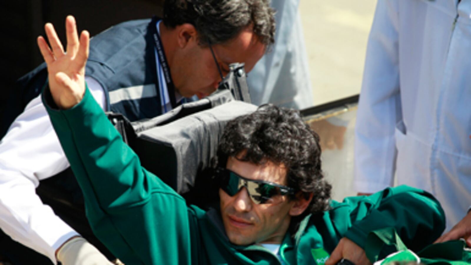 articles/2010/10/13/why-dont-the-chilean-miners-have-beards/miners-rescue-gallery-launch_s0vsy6