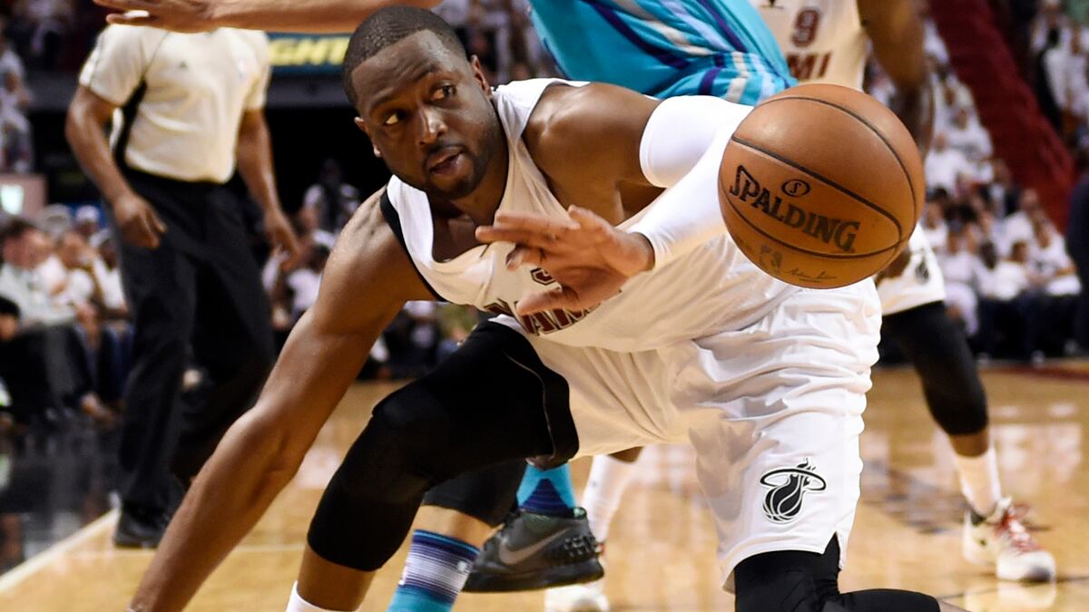 cheats/2016/07/07/dwyane-wade-commits-to-chicago-bulls/160707-DWYANE-WADE-CHEAT_ndwebt