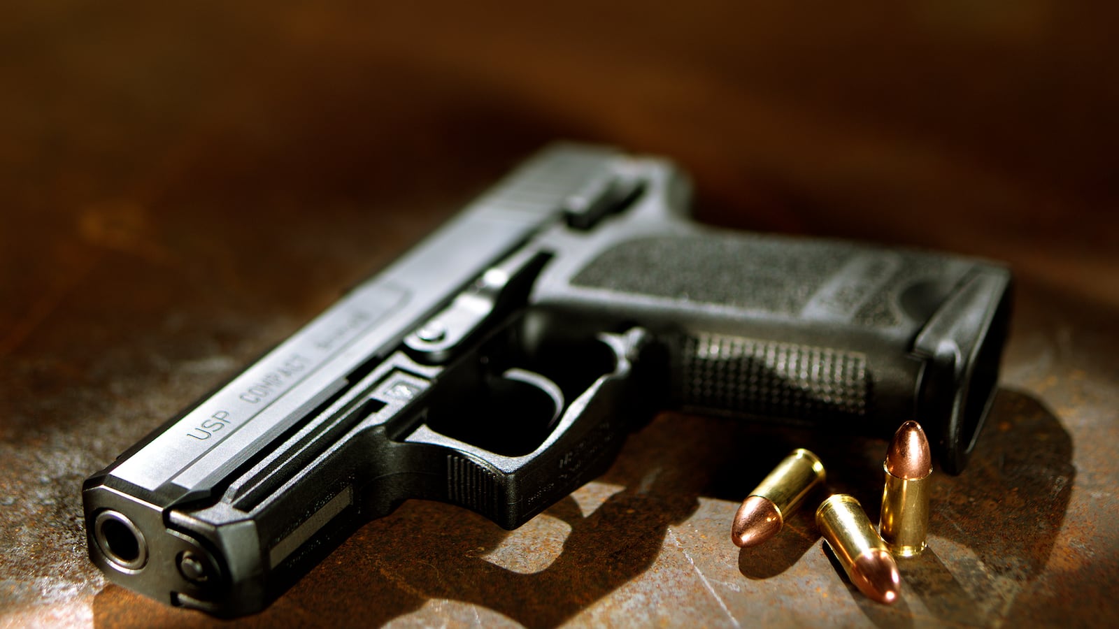 articles/2012/12/13/armslist-lawsuit-seeks-to-punish-online-gun-seller-narrow-loophoole-in-law/shapiro-gun-control-tease_yls8zi