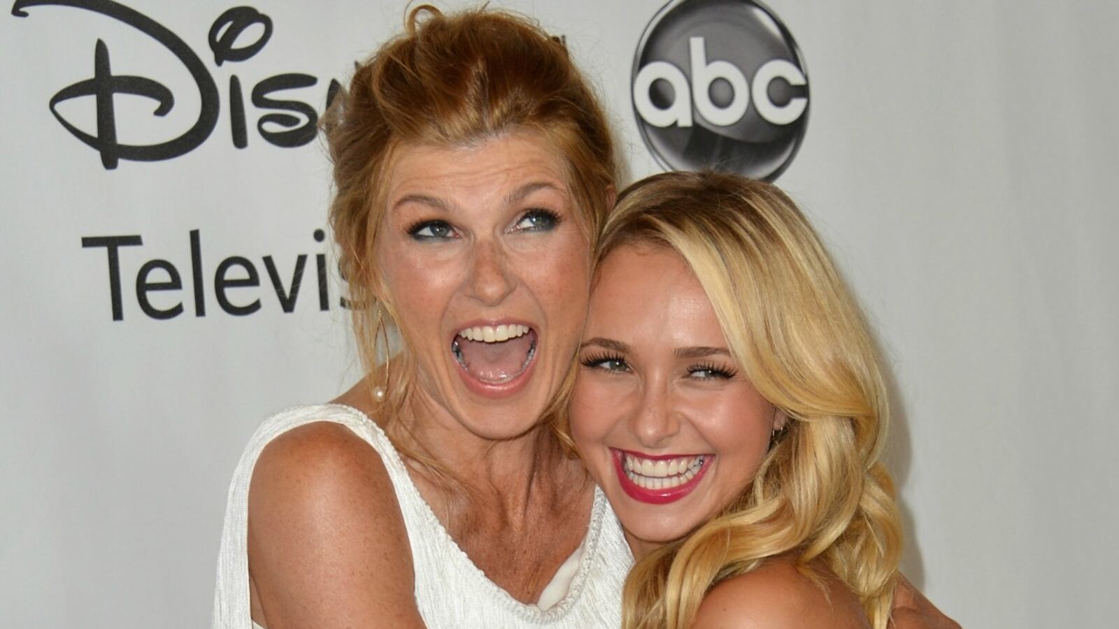 cheats/2012/11/12/nashville-gets-full-season/nashville-picked-up-cs_xd1icd