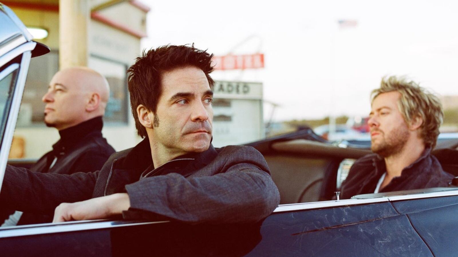 articles/2012/10/07/15-years-of-behind-the-music-best-moments-video/vhi-behind-music-fallon-tease_z2al6e