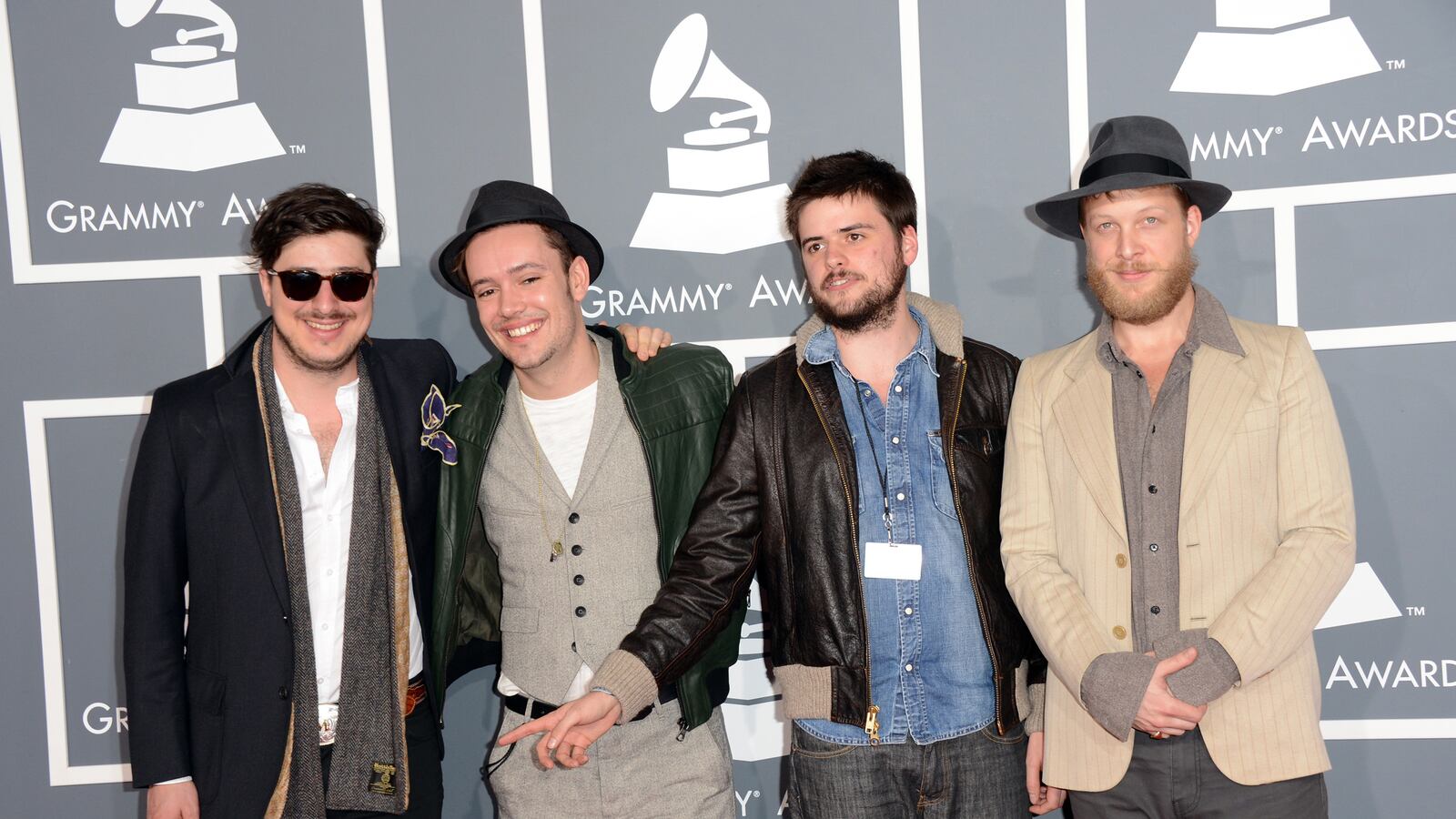 cheats/2013/02/11/mumford-sons-wins-best-album/130211-mumford-and-son-grammy-cheat_yrlrpk