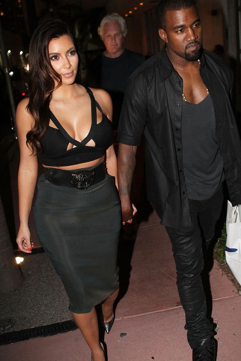 galleries/2012/12/28/the-best-and-worst-dressed-celebrities-of-2012-photos/best-worst-2012-kardashian_v7t2tg
