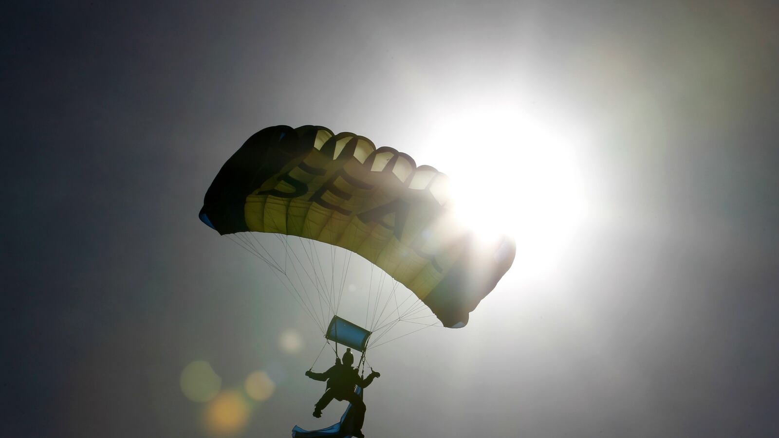 cheats/2015/06/06/seal-team-6-are-global-manhunt-tools/150606-navy-seal-cheat_oy7l0p