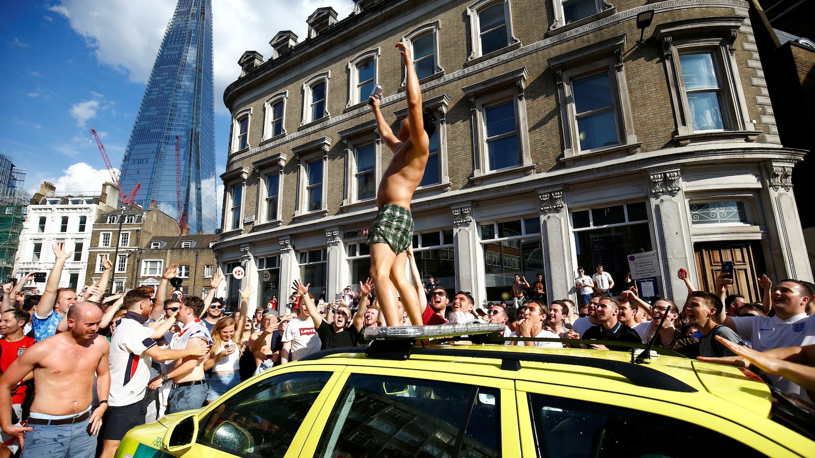 180708-world-cup-england-mayhem-cheat_qv5uib