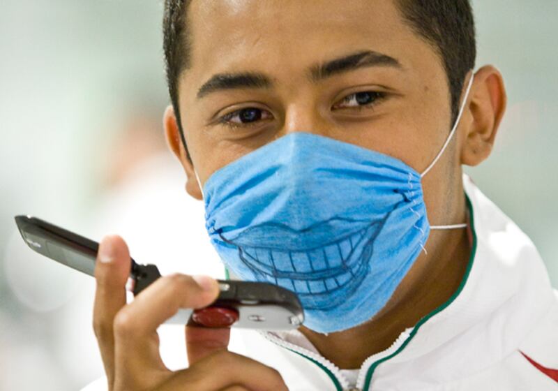 galleries/2009/04/29/face-mask-chic-the-new-fashion-rage/face-masks-7_ohyhsj