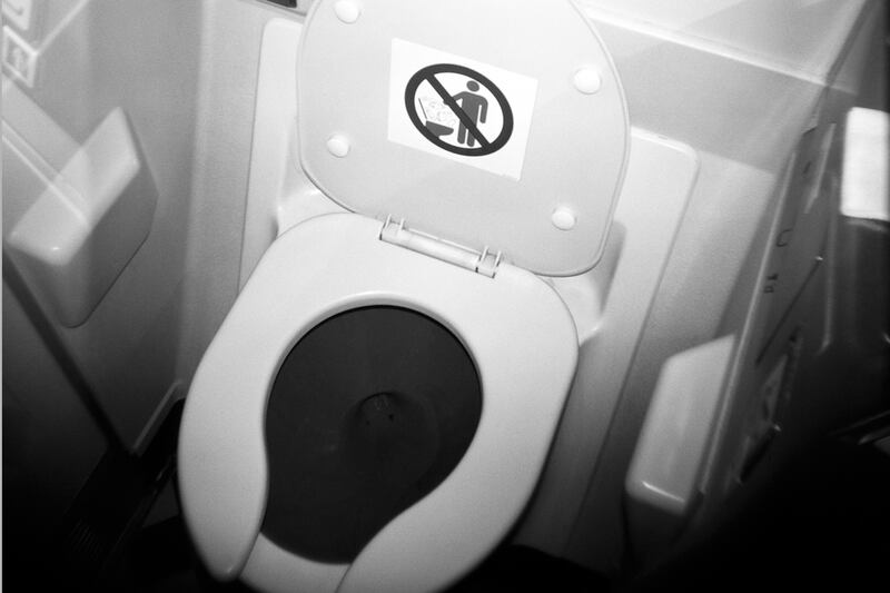 galleries/2011/09/21/nasa-satellite-falling-to-earth-and-other-objects-falling-from-sky-photos/sky-fallling-blue-ice_qq8e79