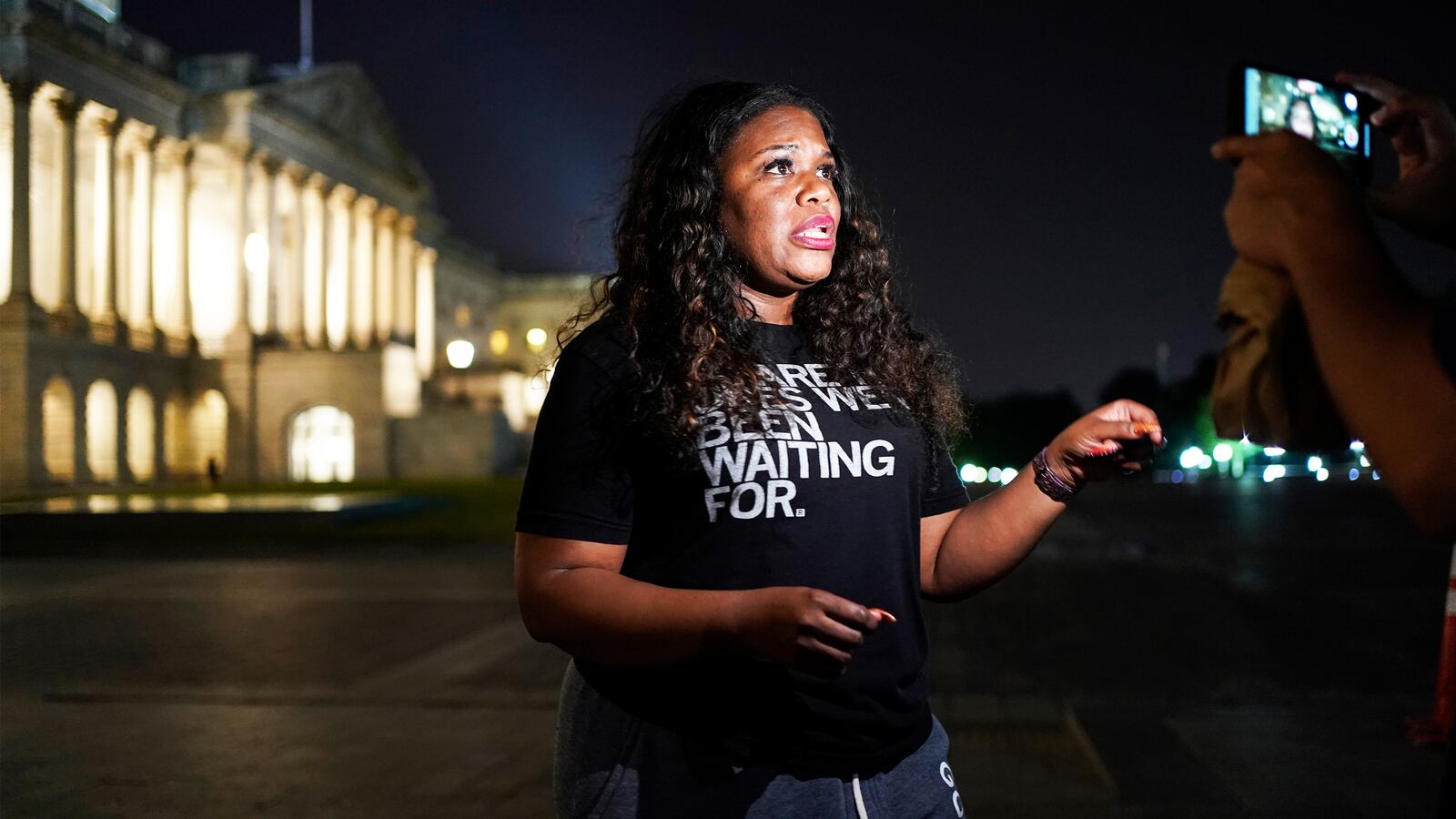 210802-Burn-Dems-Vacation-Eviction-tease_koucyp