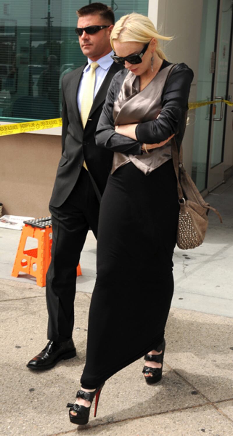 galleries/2011/12/16/lindsay-lohan-court-fashion-photos/lindsay-lohan-court-fashion-7_hgctc7