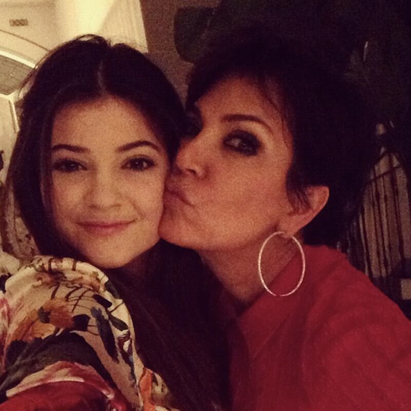 galleries/2012/11/24/11-stars-turkey-photos/celeb-tday-jenner_pvlzka