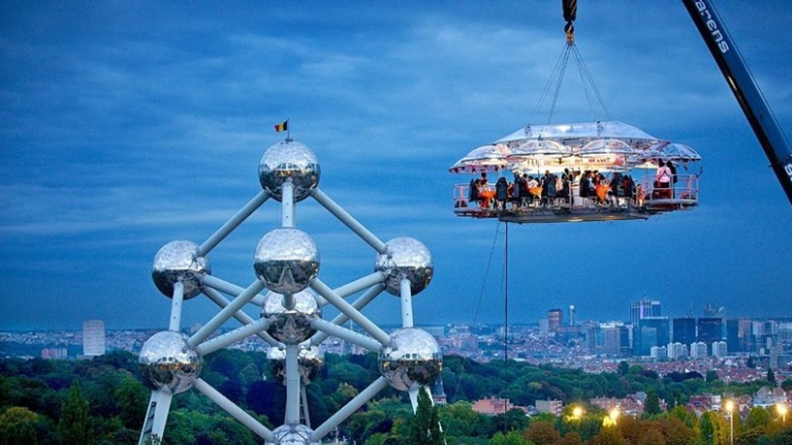 galleries/2014/04/23/restaurants-in-cool-unexpected-places-photos/8-unexpected-restaurants-sky_bd4ga7