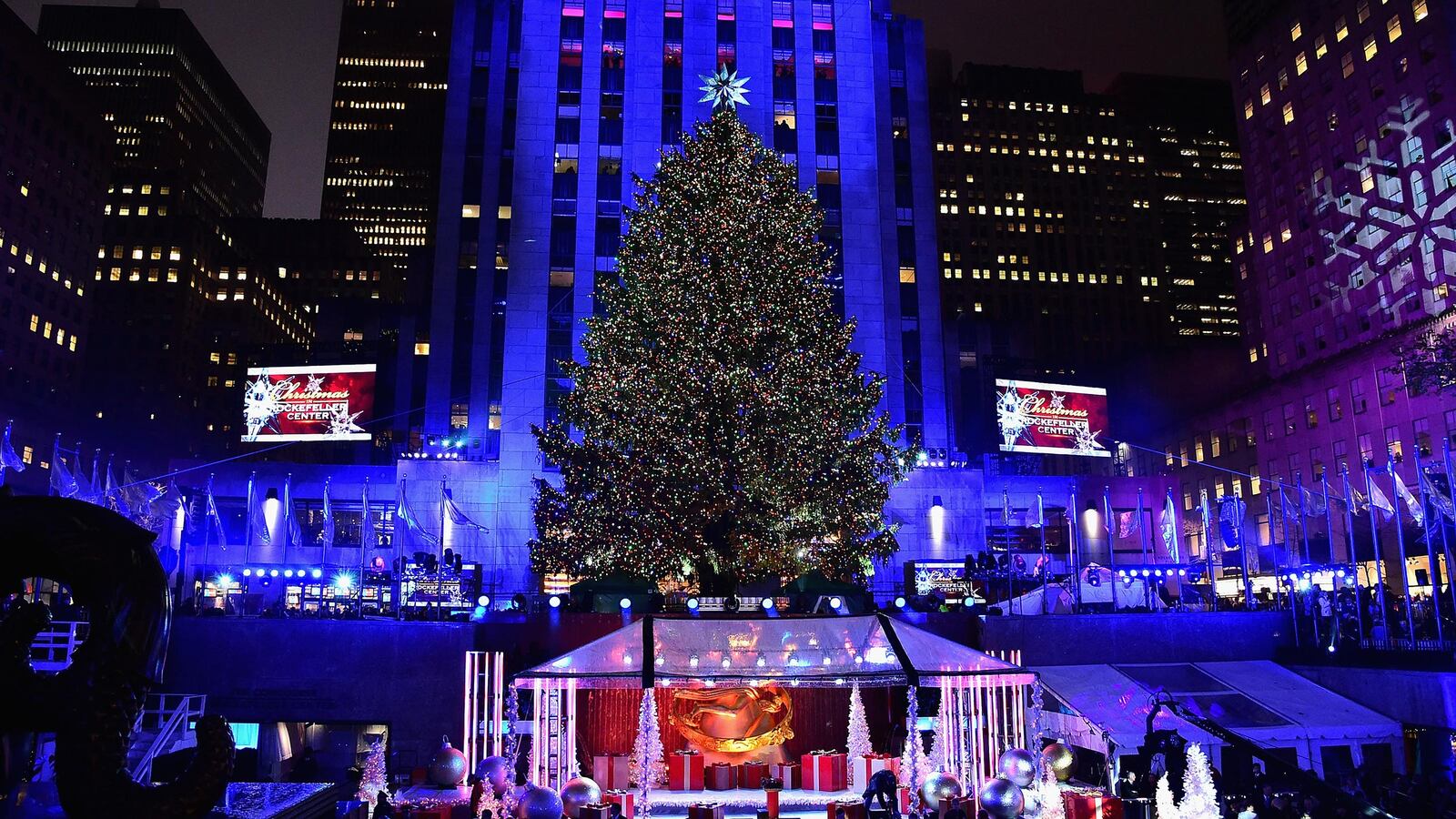 171129-rockefeller-christmas-tree-hero_t0qboc