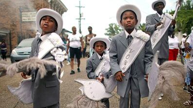 articles/2010/08/29/obamas-new-orleans-katrina-visit-stirs-controversy/hurricane-katrina-anniversary_120884_wkgwj2