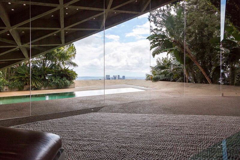 galleries/2016/02/21/inside-the-big-lebowski-s-porn-mansion/160219_lebowski_house_7_vxoba7