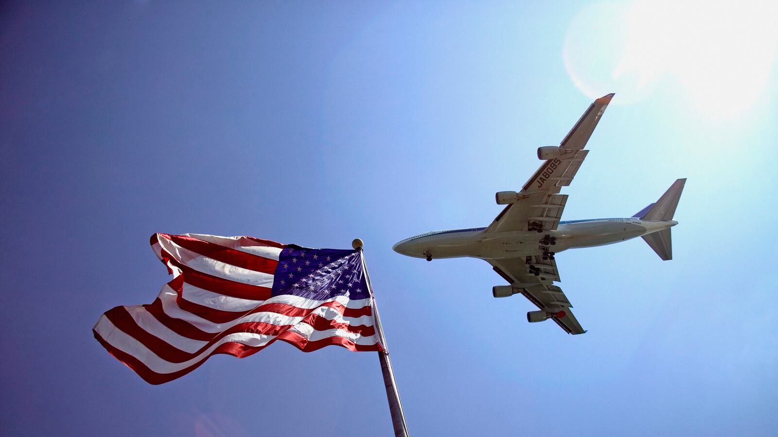 cheats/2015/05/25/several-flights-threatened-on-memorial-day/140625-obeidallah-no-fly-tease_pmdsyf