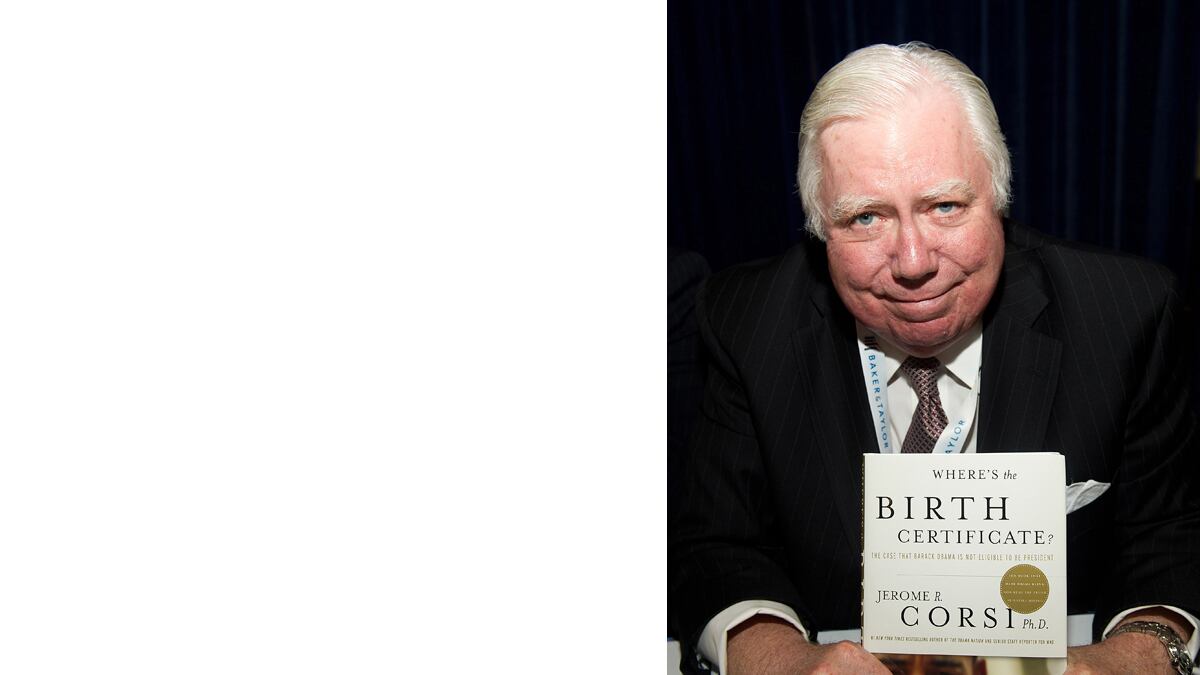 cheats/2011/06/30/birthers-sue-esquire-for-285m/birthers-sue-esquire-magazine-cheat_q0lnsd