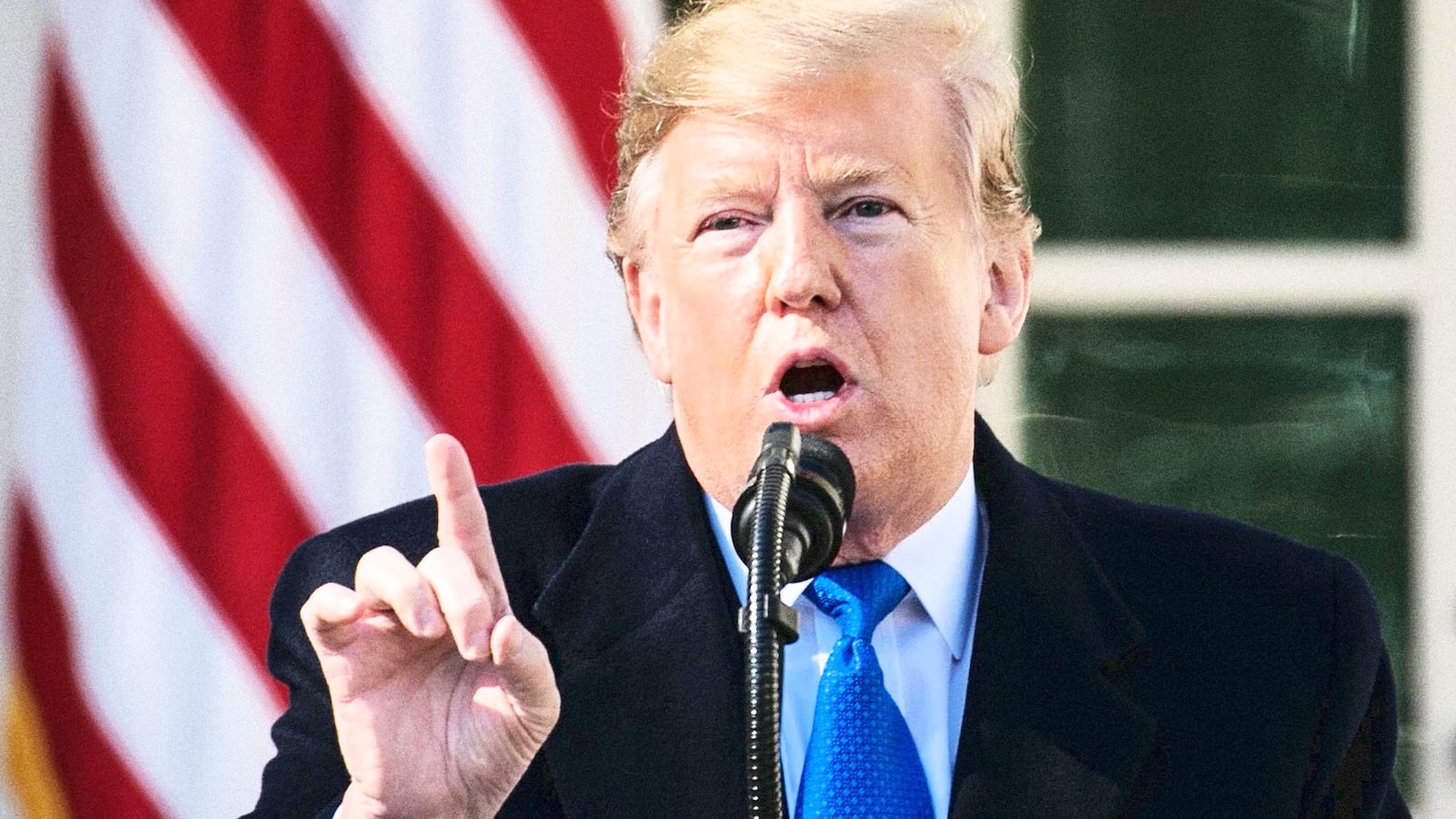 180218-Lewis-Trump-tease_dfswt1