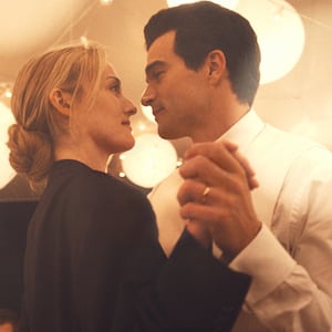 JFK Jr. (Paul Anthony Kelly) and Carolyn Bessette (Sarah Pidgeon) in "Love Story"