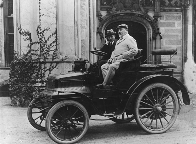 galleries/2011/11/21/prince-harry-s-harley-and-more-royal-rides/royal-rides-edward-daimler_tn3rej