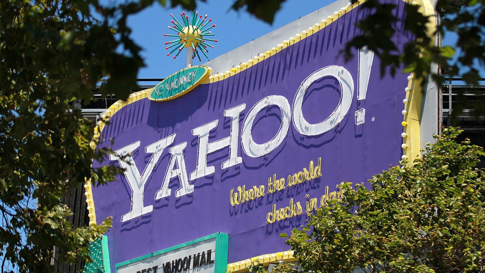 cheats/2012/05/20/yahoo-sells-back-stake-in-alibaba/yahoo-abc-content-deal-cs_f8qxvm