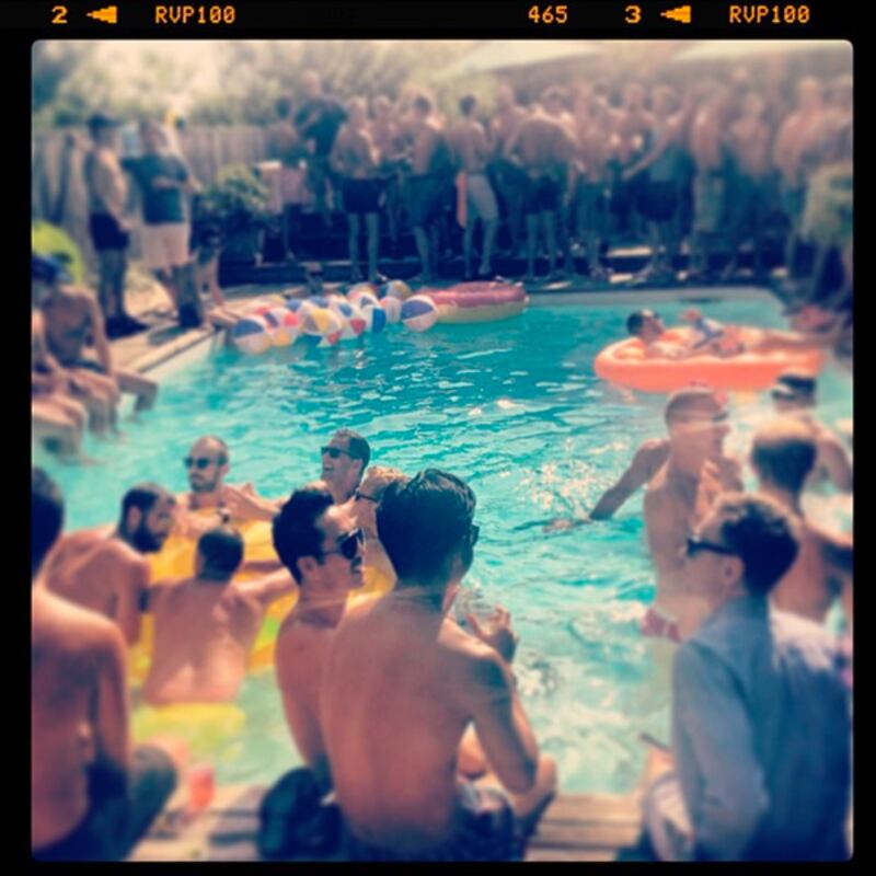 galleries/2013/07/27/dive-in-bar-refaeli-tory-burch-instagram-s-coolest-pools-photos/best-pools-instagram-som_j3sbov