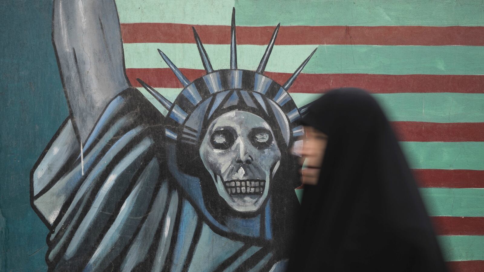 180204-iran-nuclear-spy-arrested-cheat_zr9cw1