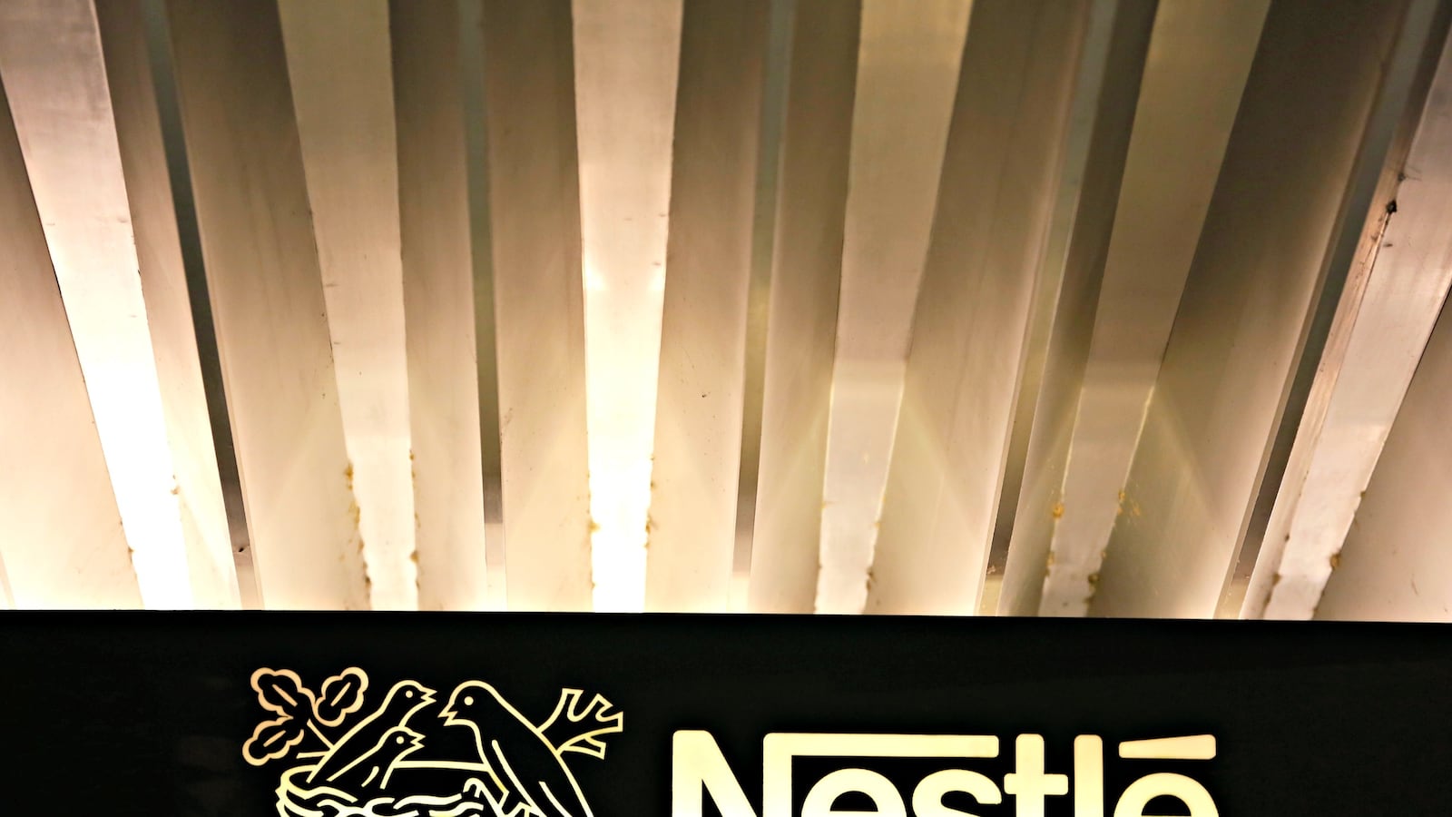 cheats/2016/03/10/nestle-recalls-3-million-pizzas-pastas-after-glass-found/160310-nestle-cheat_geatrs