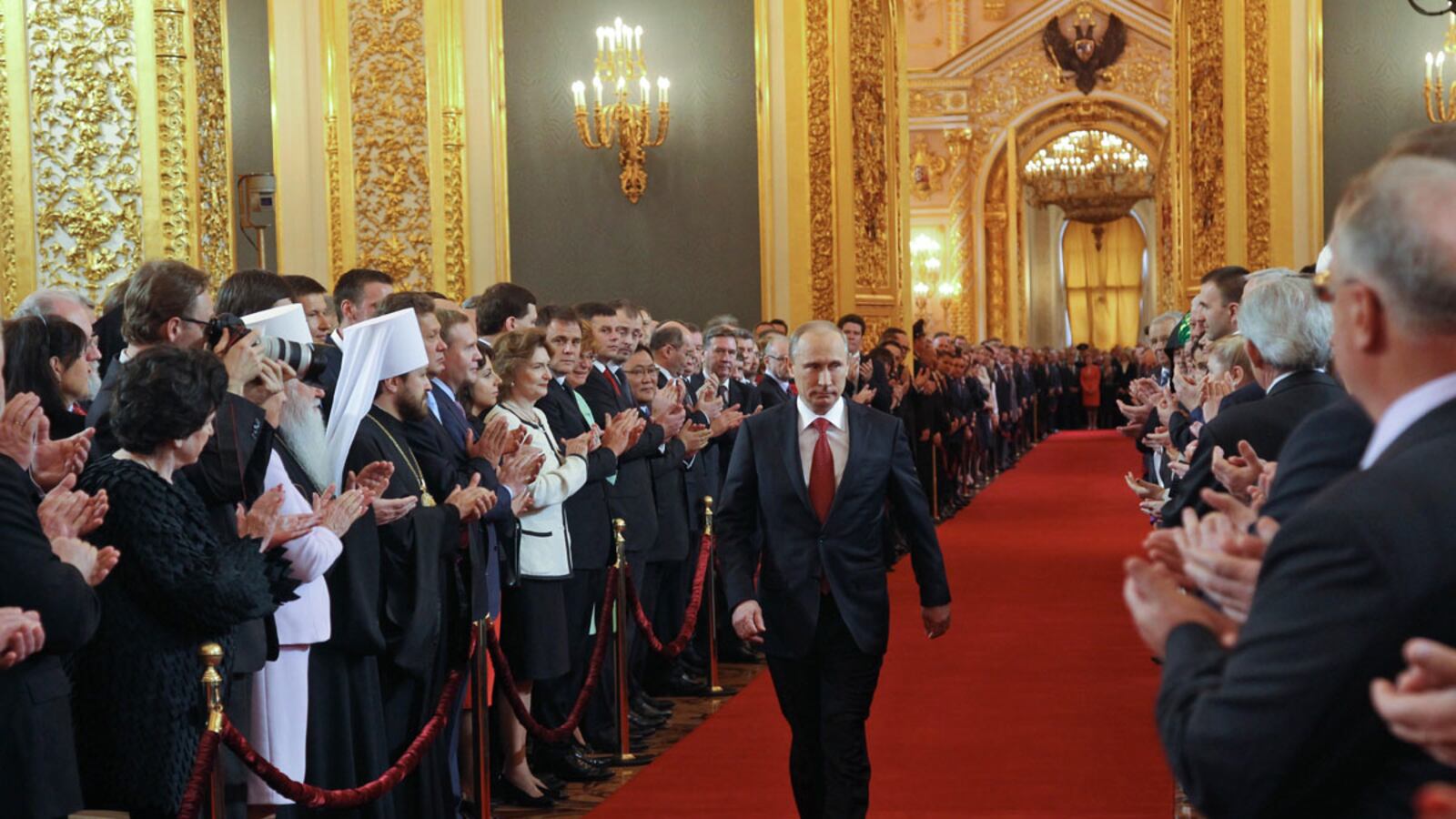 cheats/2012/05/07/400-arrested-as-putin-returns/russia-putin-inauguration-cheat_nqkegf