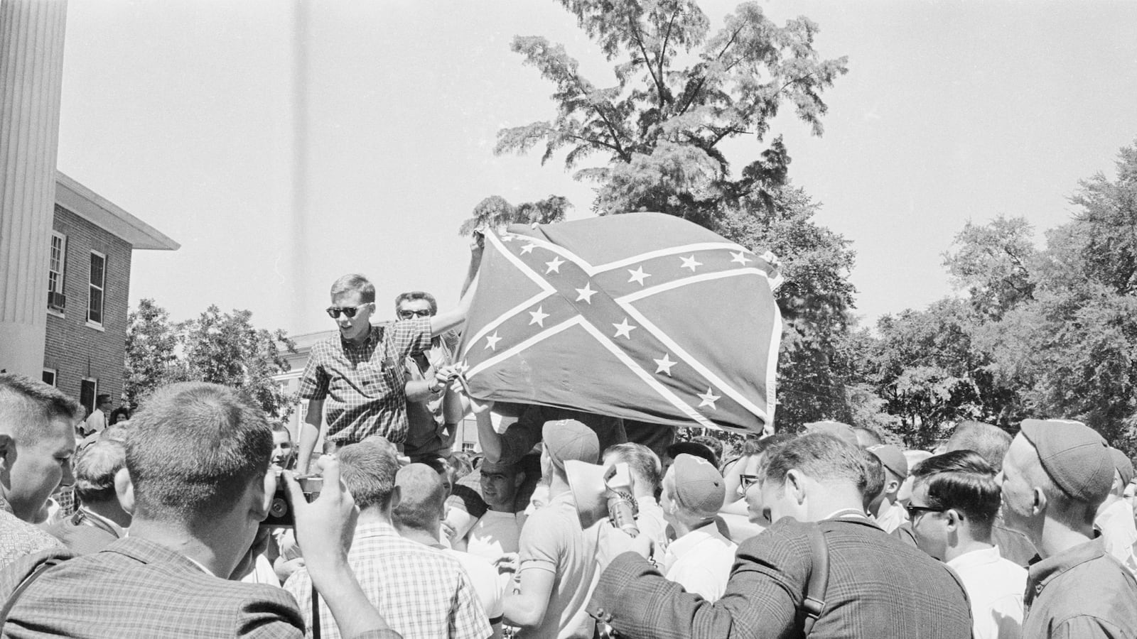 articles/2015/10/24/northeast-schools-haunting-confederate-past/151023-levin-confederate-past-tease_pqe8qd