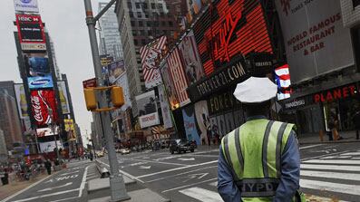 cheats/2010/05/02/times-square-reopens-after-bomb-scare/terror-scare-in-new-york-02_d3xbe1