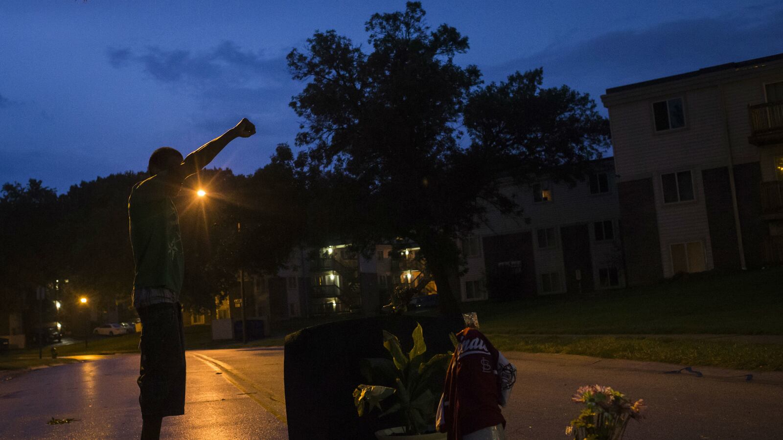 cheats/2014/09/23/fire-destroys-michael-brown-memorial/140923-michael-brown-cheat_u69wsf